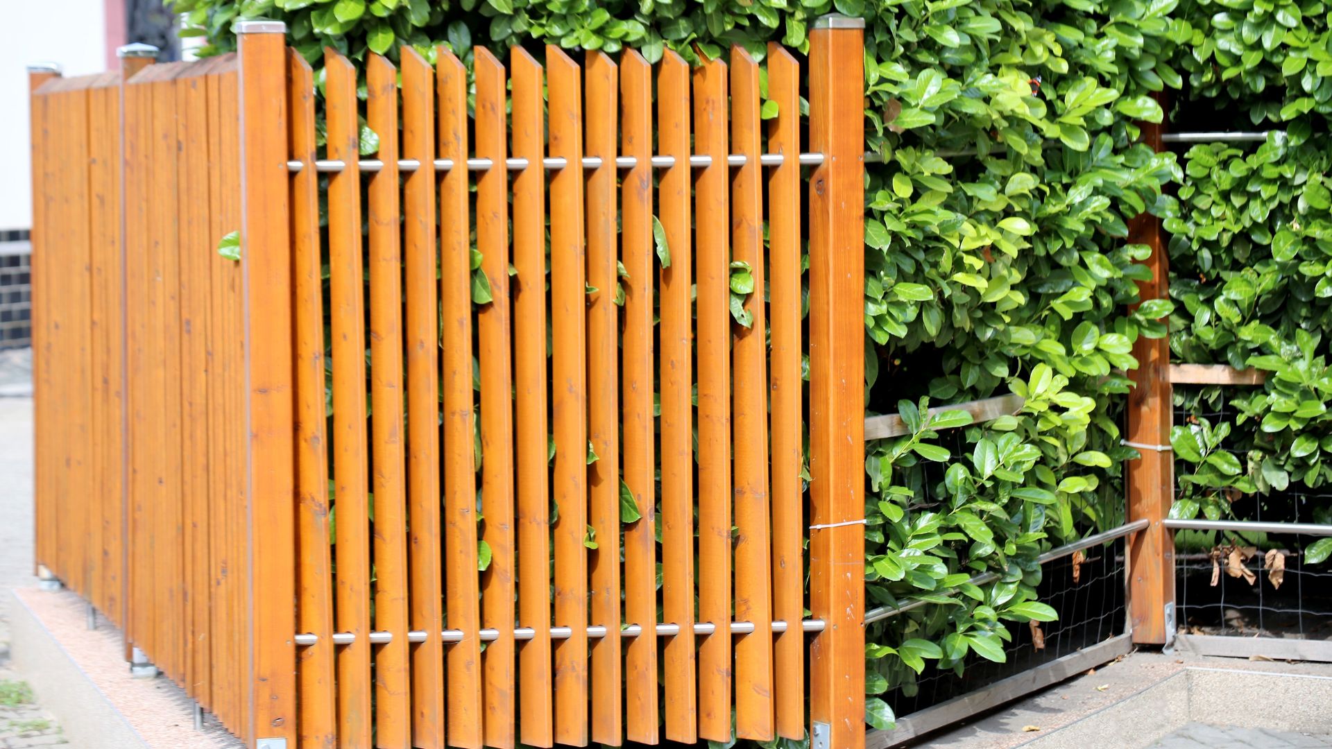 Is Metal Fencing Cheaper Than Wood? Which One To Go With Metal Vs.Wood Fencing